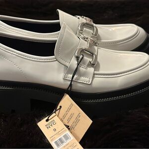 Madden NYC Women's Cream Loafers